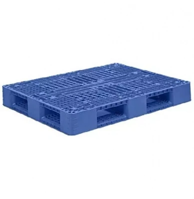 Пластиковый паллет 1200x1000x150 перфорированный на шести полозьях